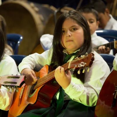Estudiante de Guitarra Acústica E.M Amadeus