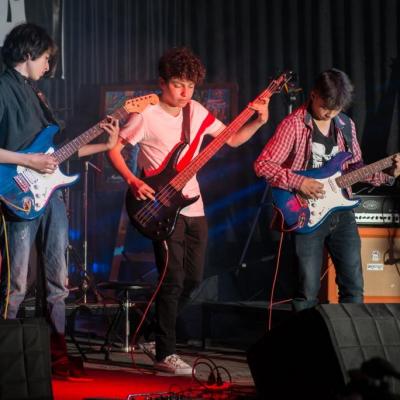 Presentación Banda Migraña. Guitarra eléctrica y Bajo eléctrico. E.M Amadeus