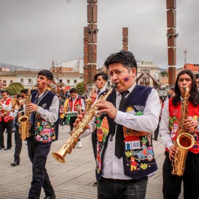 Desfile con la E.M Amadeus en el onomástico de Pasto. año 2019.