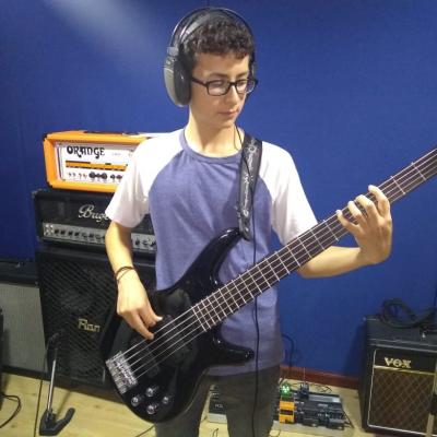 Grabación de Bajo Eléctrico en Estudio Master.