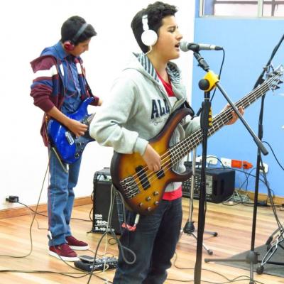 Grabando con la banda Puente Peatonal.
