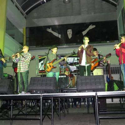 Banda Raymi en presentación.