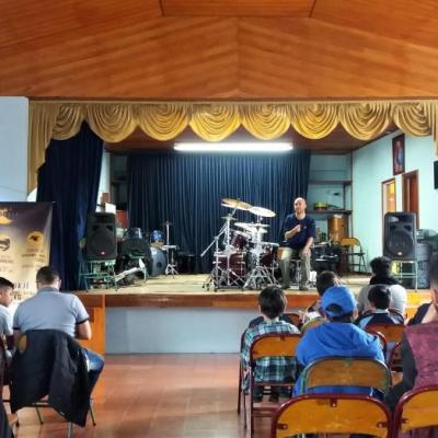Taller de Batería y Percusión. E.M Amadeus