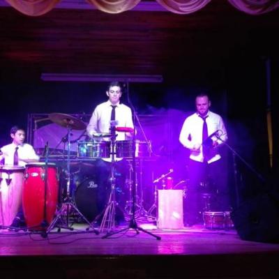 Estudiantes para recital de Batería y Percusión Latina de la E.M Amadeus.