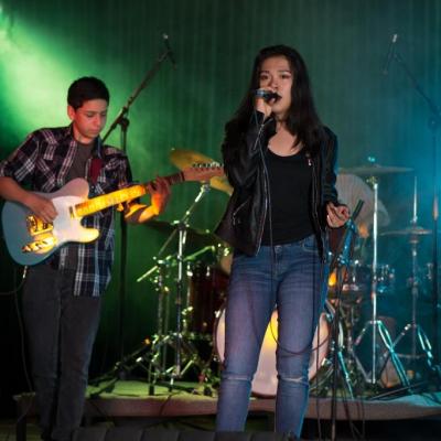 Formación de cantantes que integran diferentes bandas.