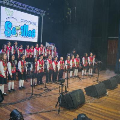 Coro Semillas, de la E.F.M. Amadeus.2019