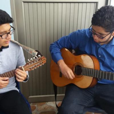 Ensayo con Charango y Guitarra